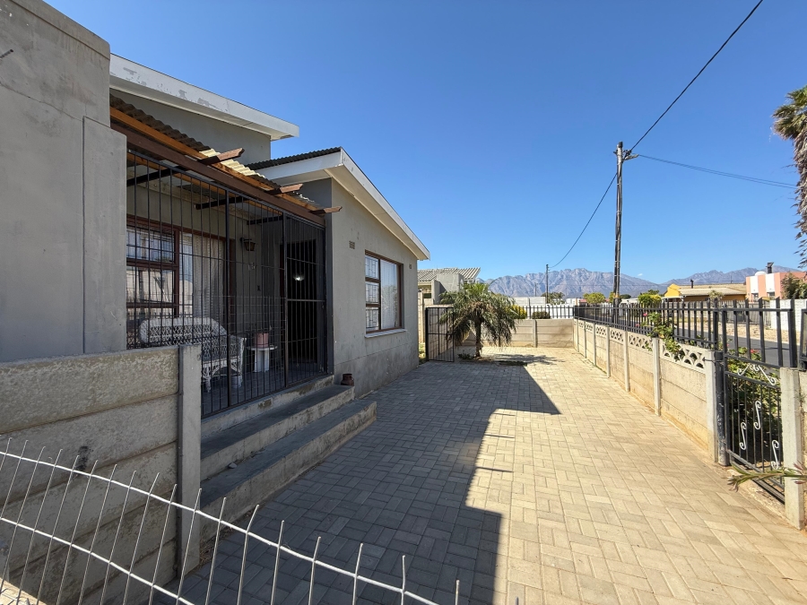 3 Bedroom Property for Sale in Johnson Park Western Cape